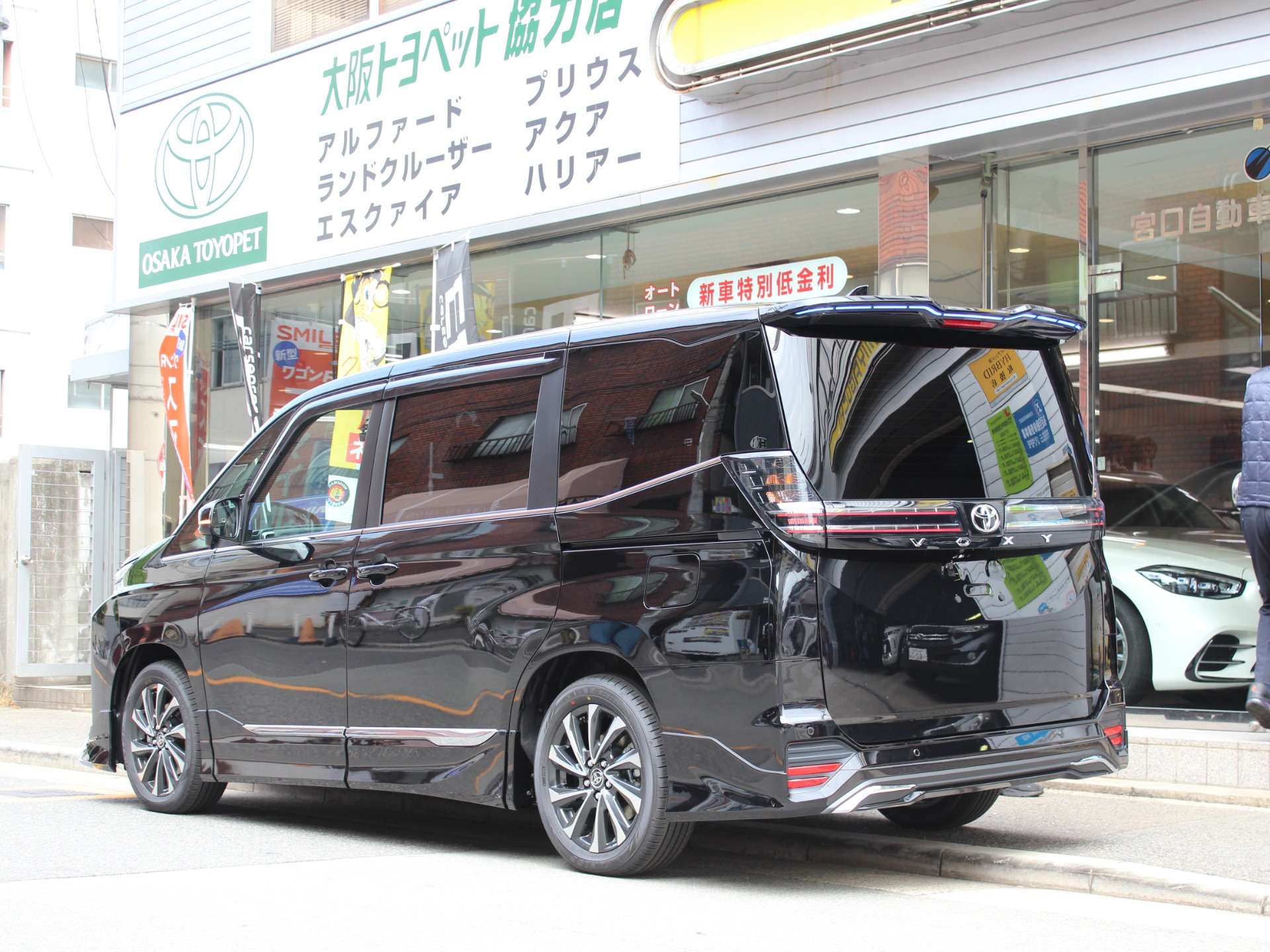 ＶＯＸＹ新型モデリスタＯＫ！大阪の宮口自動車です！ | 店舗の様子や